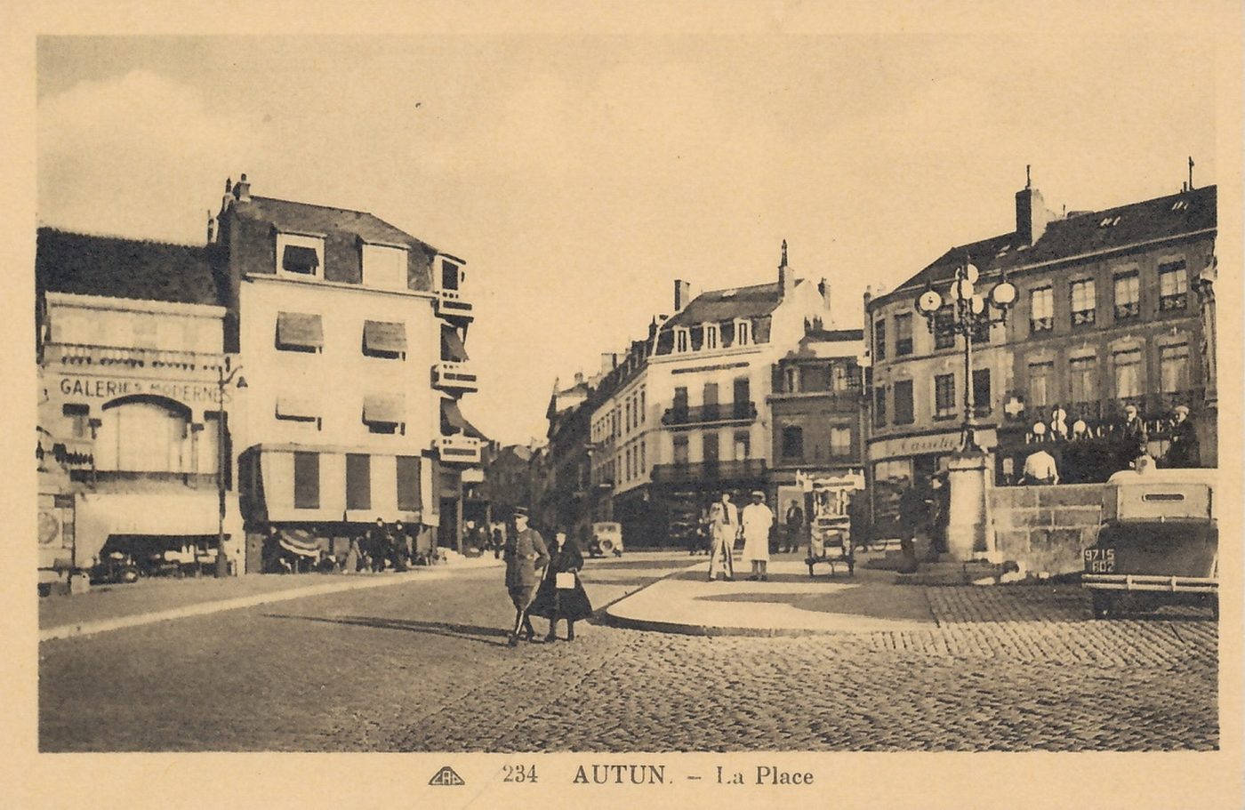 Autun. La place.