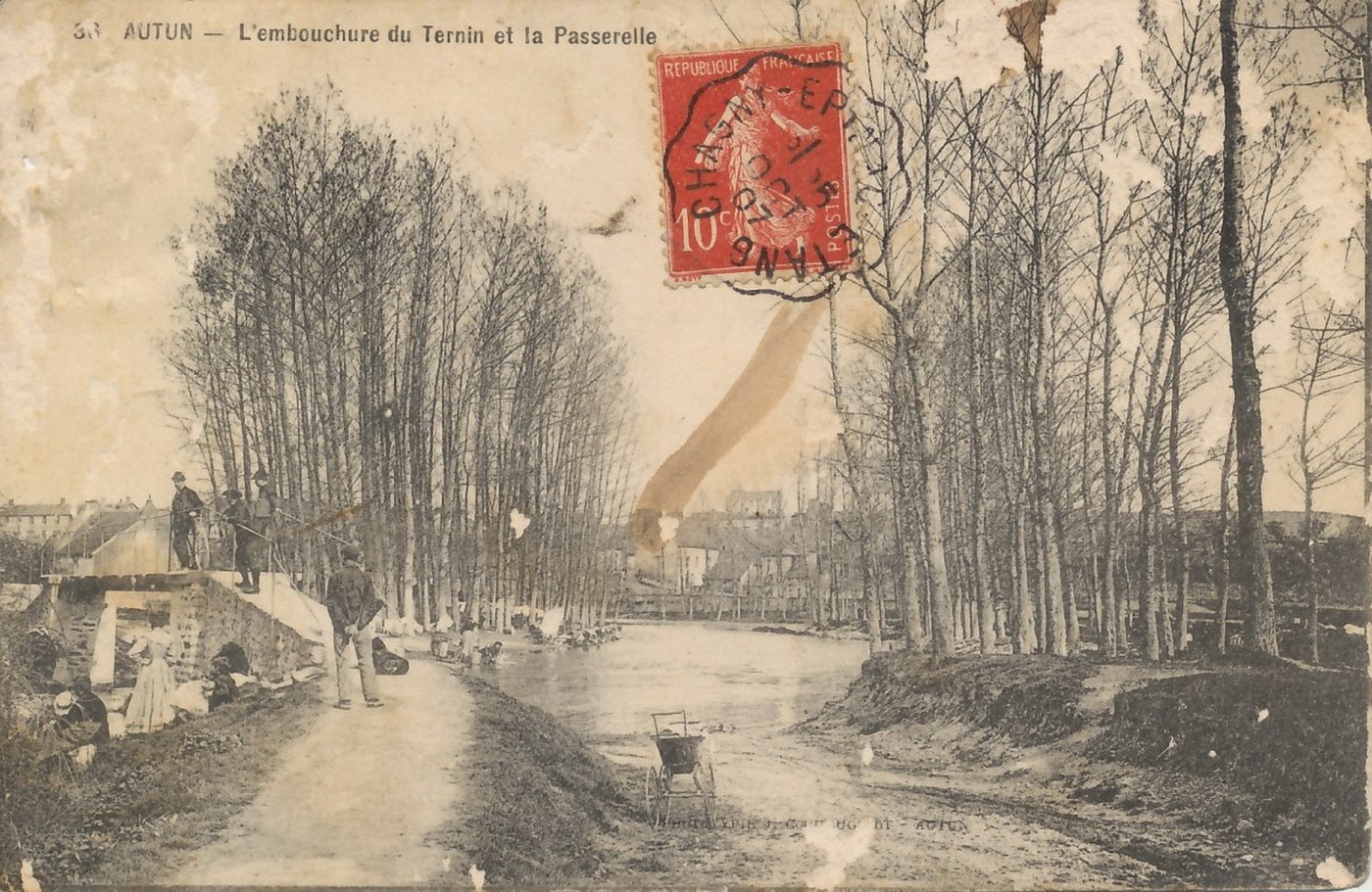 Autun. L'embouchure du Ternin et la Passerelle.