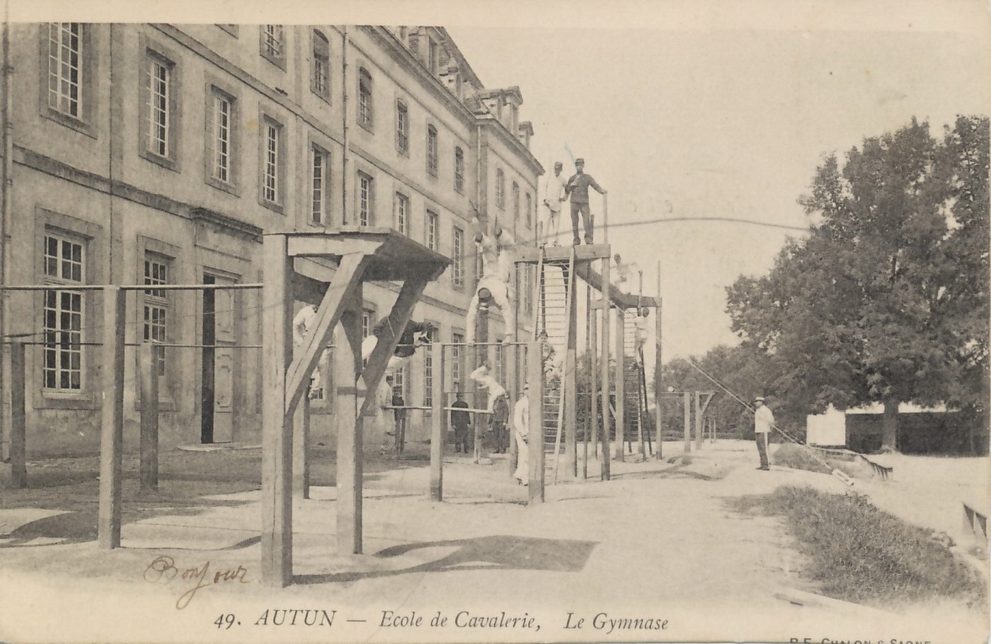 Autun.- Ecole de cavalerie, le gymnase.