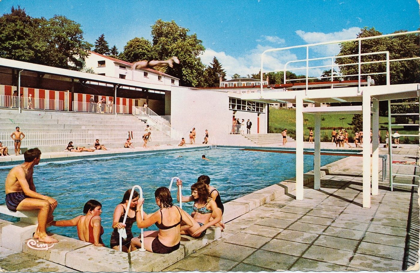 Bourbon-Lancy thermal. Piscine de Saint-Prix.