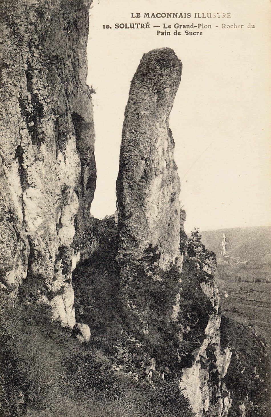 Solutré. Le grand plon. Rocher du pain de sucre.