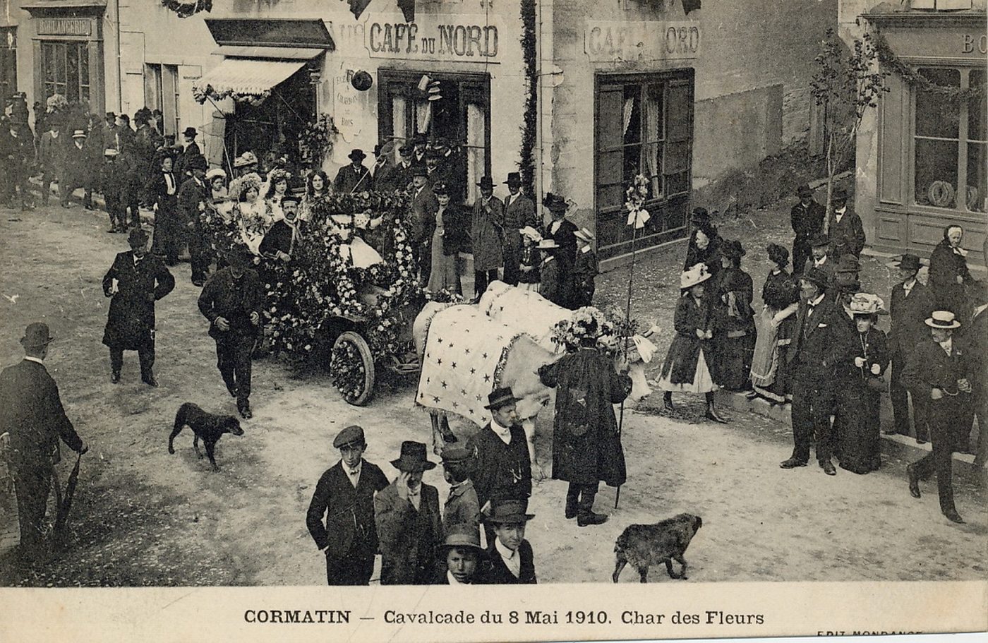 Cormatin. Cavalcade du 8 mai 1910. Char des fleurs.