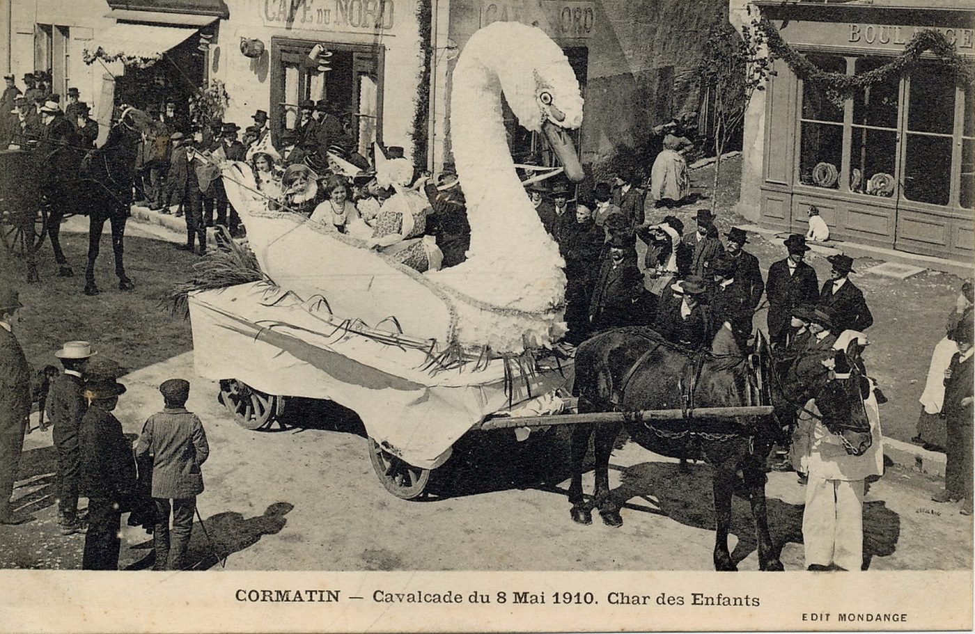Cormatin. Cavalcade du 8 mai 1910. Char des enfants.