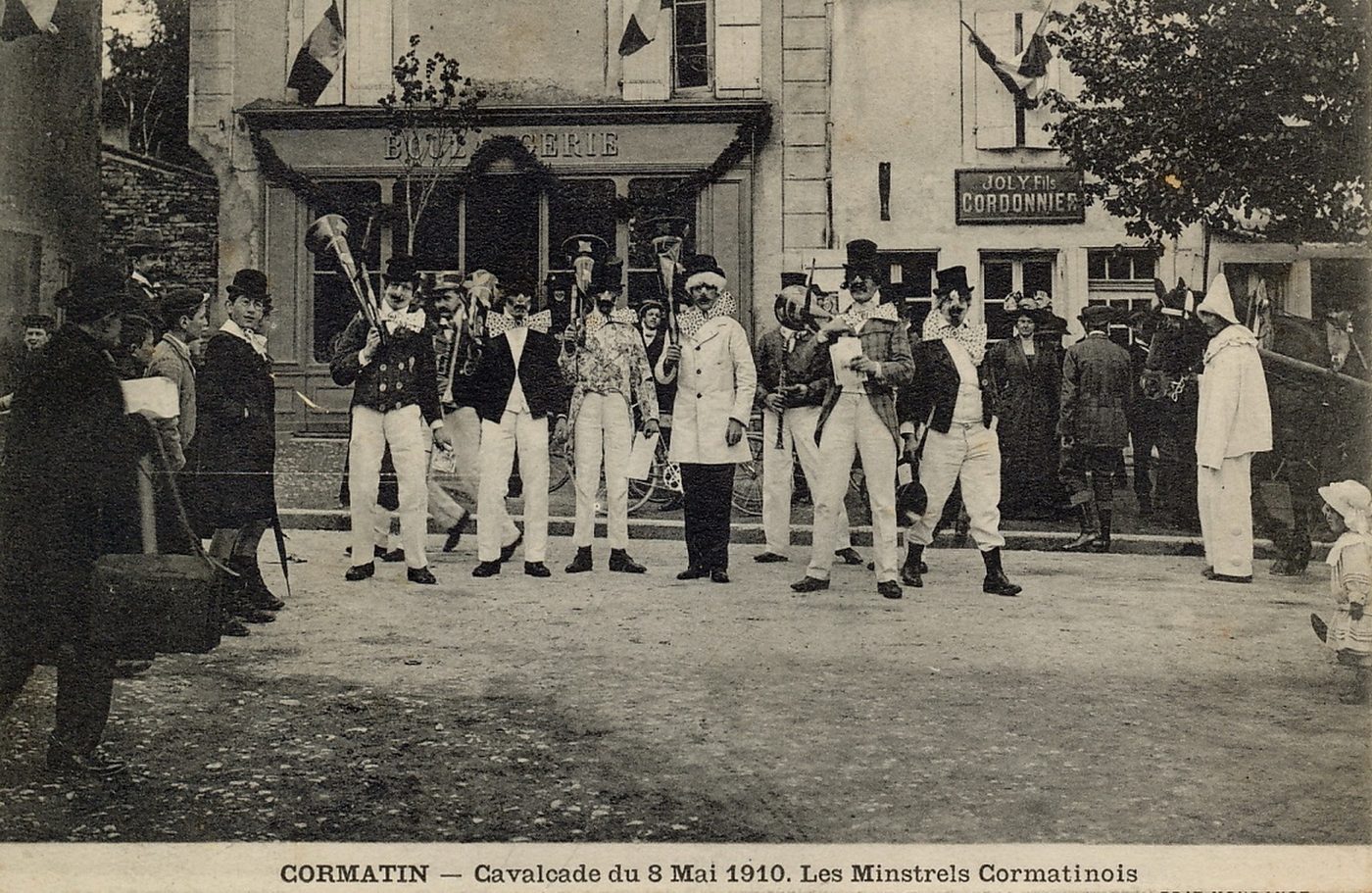 Cormatin. Cavalcade du 8 mai 1910. Les Minstrels cormatinois.