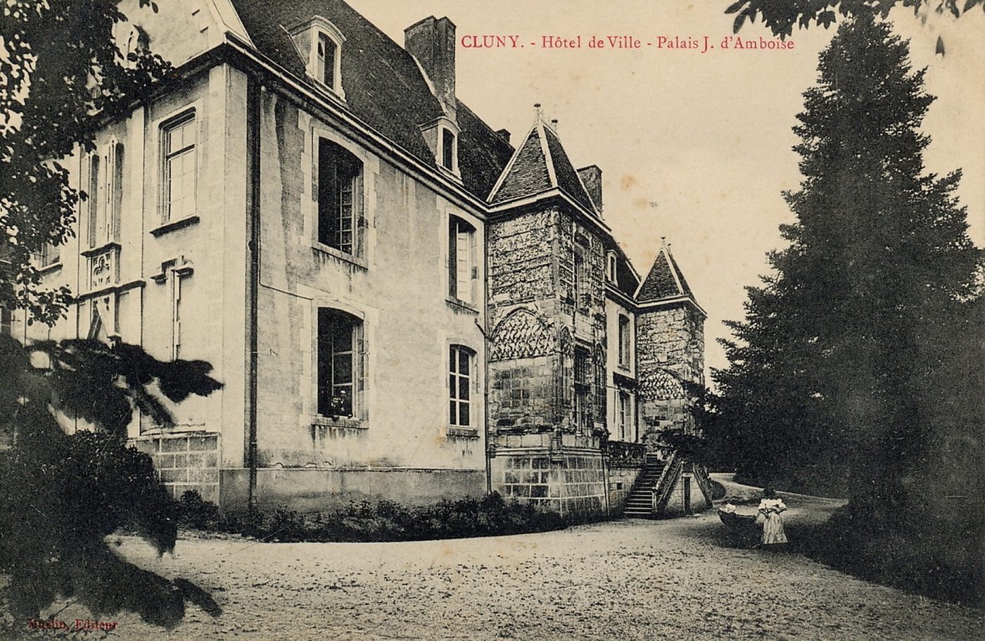Cluny. Hôtel de ville. Palais J. d'Amboise.