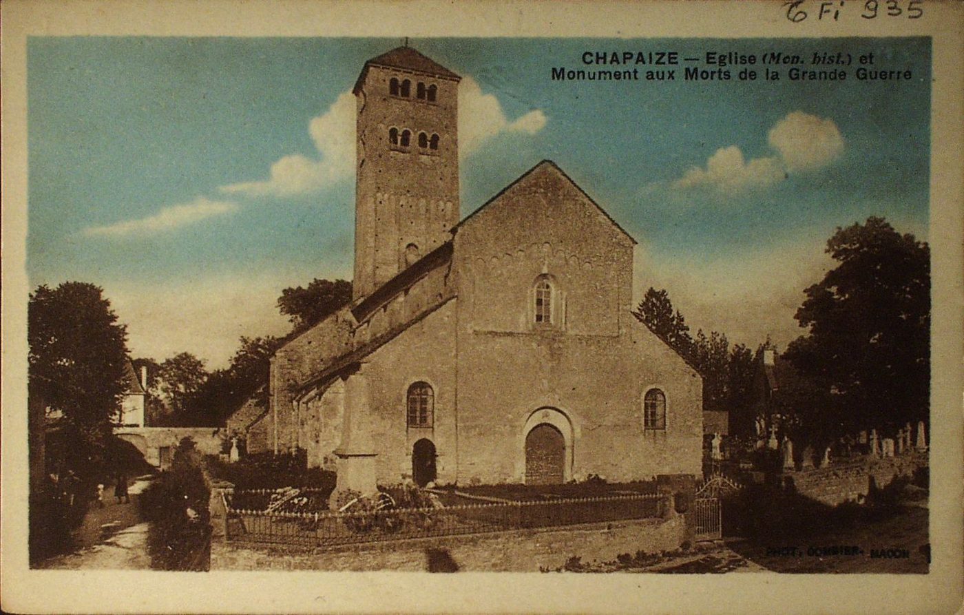 Chapaize. Eglise (Mon. hist.) et monument aux morts de la grande guerre.