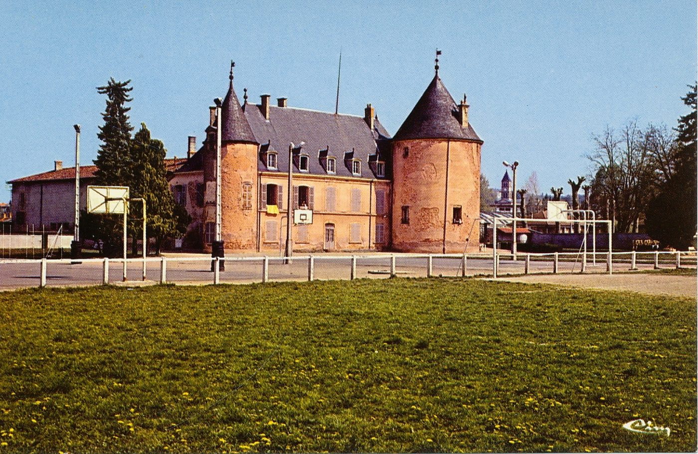 Chauffailles. Le château.