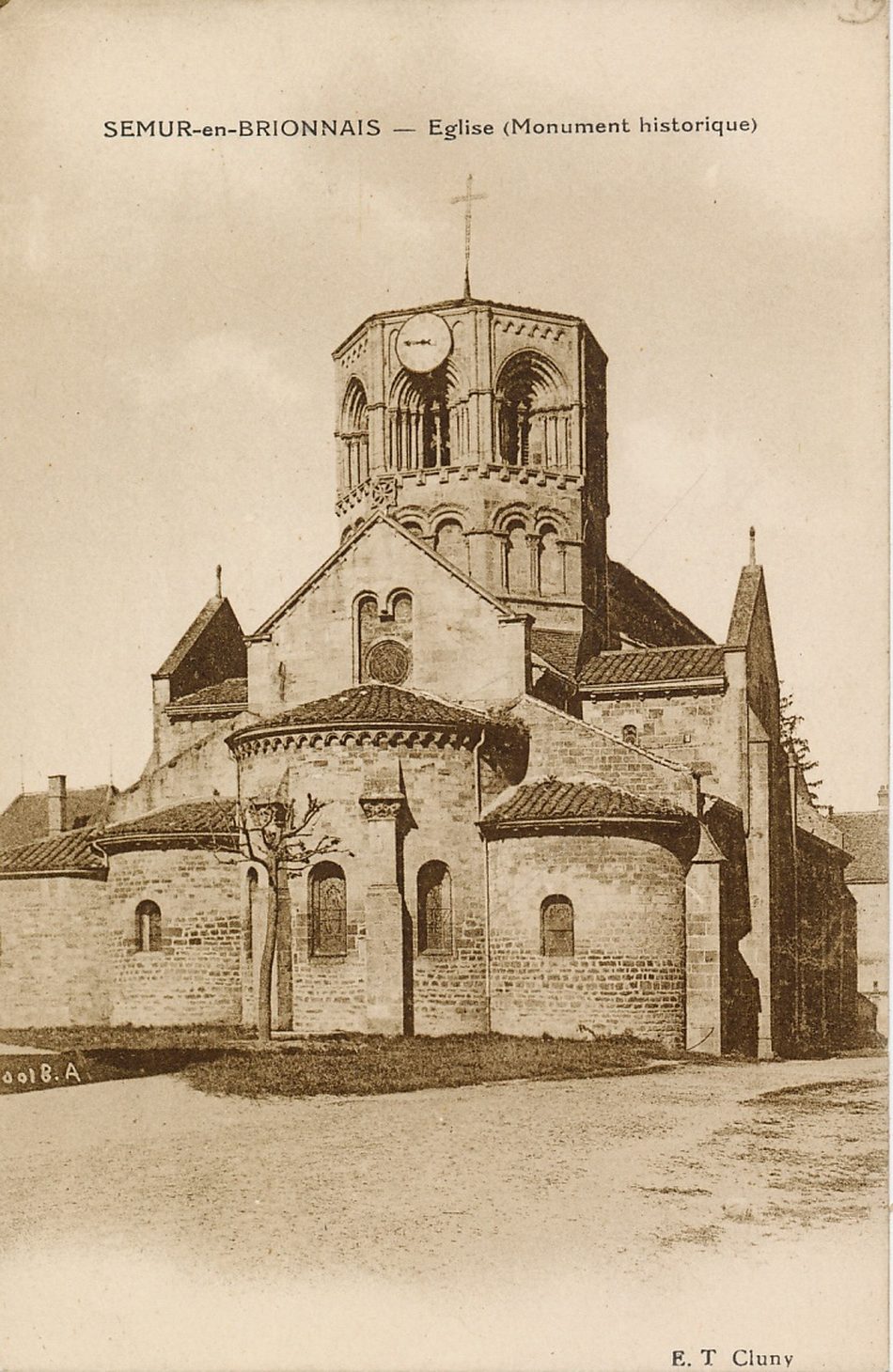 Semur-en-Brionnais. Eglise.