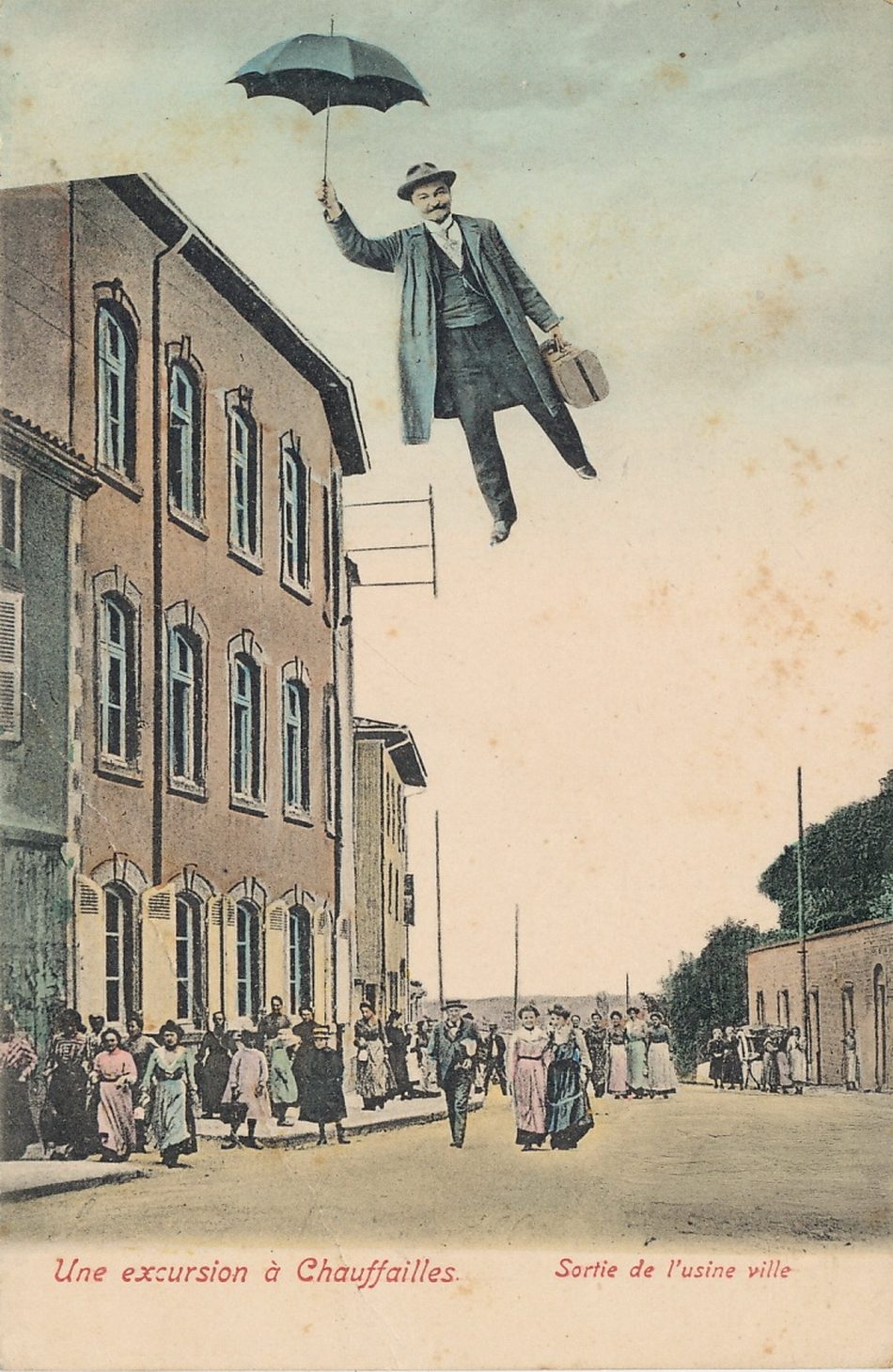 Une excursion à Chauffailles.- Sortie de l'usine.