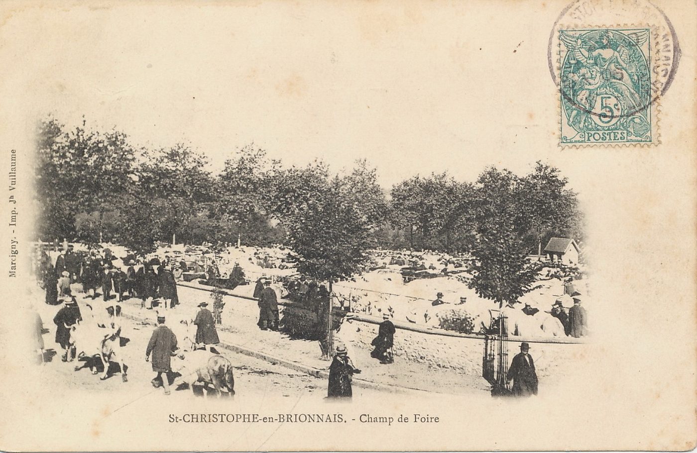 Saint-Christophe-en-Brionnais.- Champ de foire.