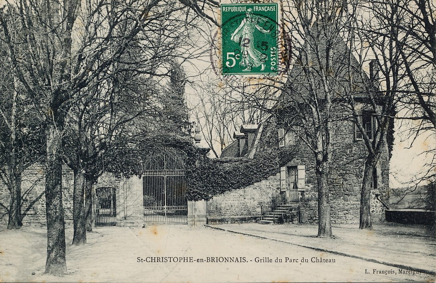 Saint-Christophe-en-Brionnais. Grille du parc du château.
