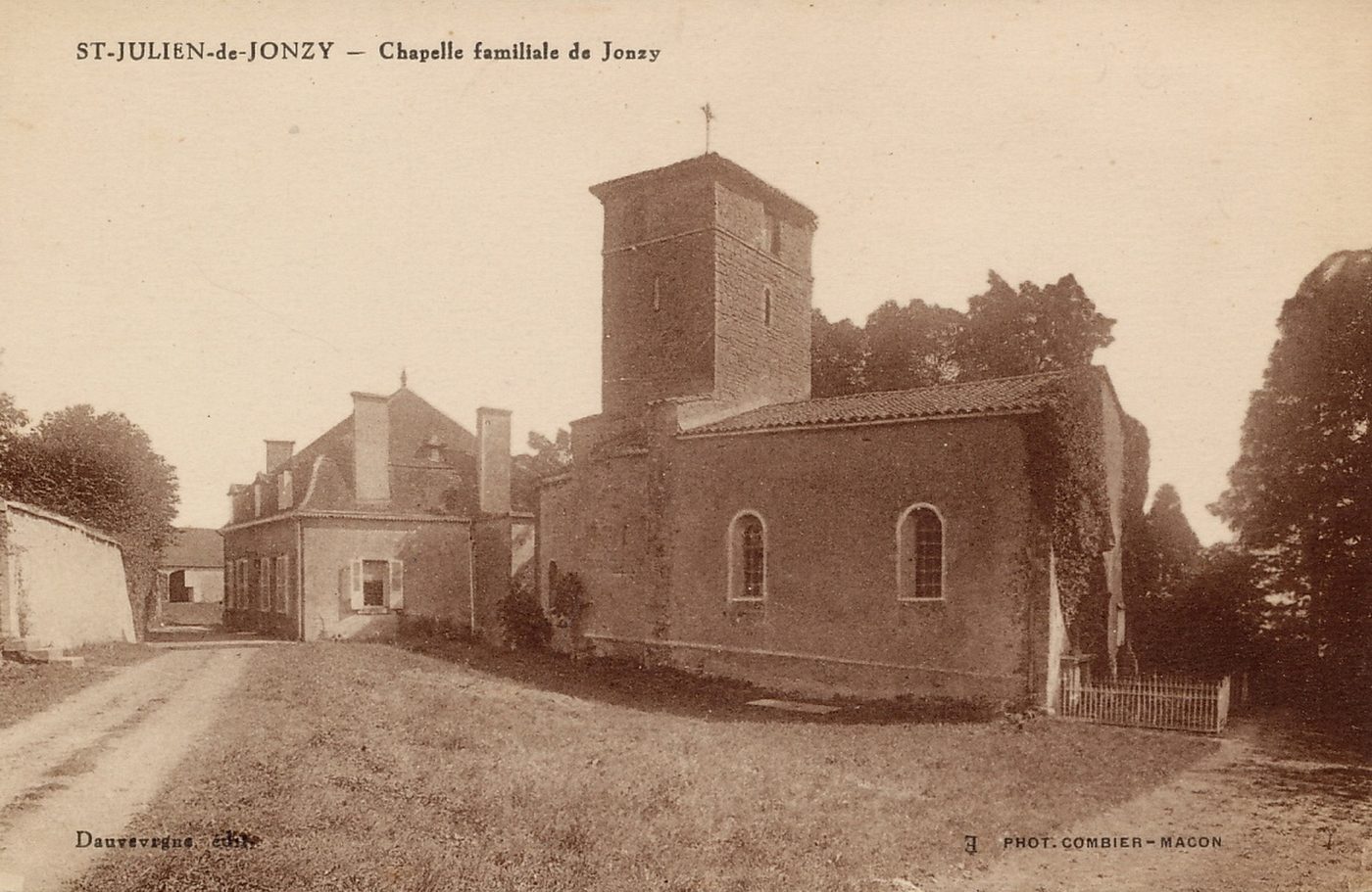 Saint-Julien-de-Jonzy. Chapelle familiale de Jonzy.