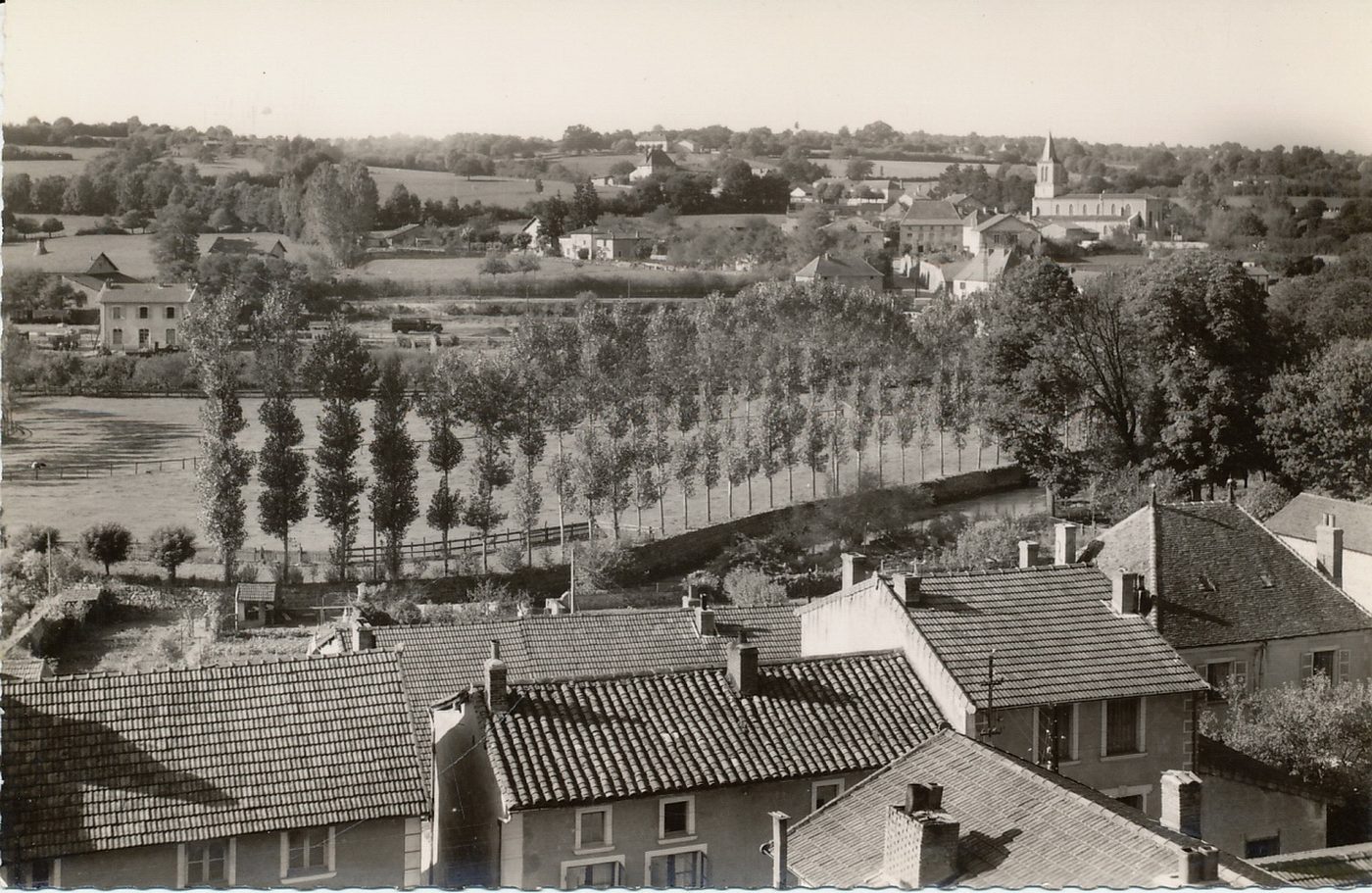 Saint-Maurice-lès-Châteauneuf. Vue générale.