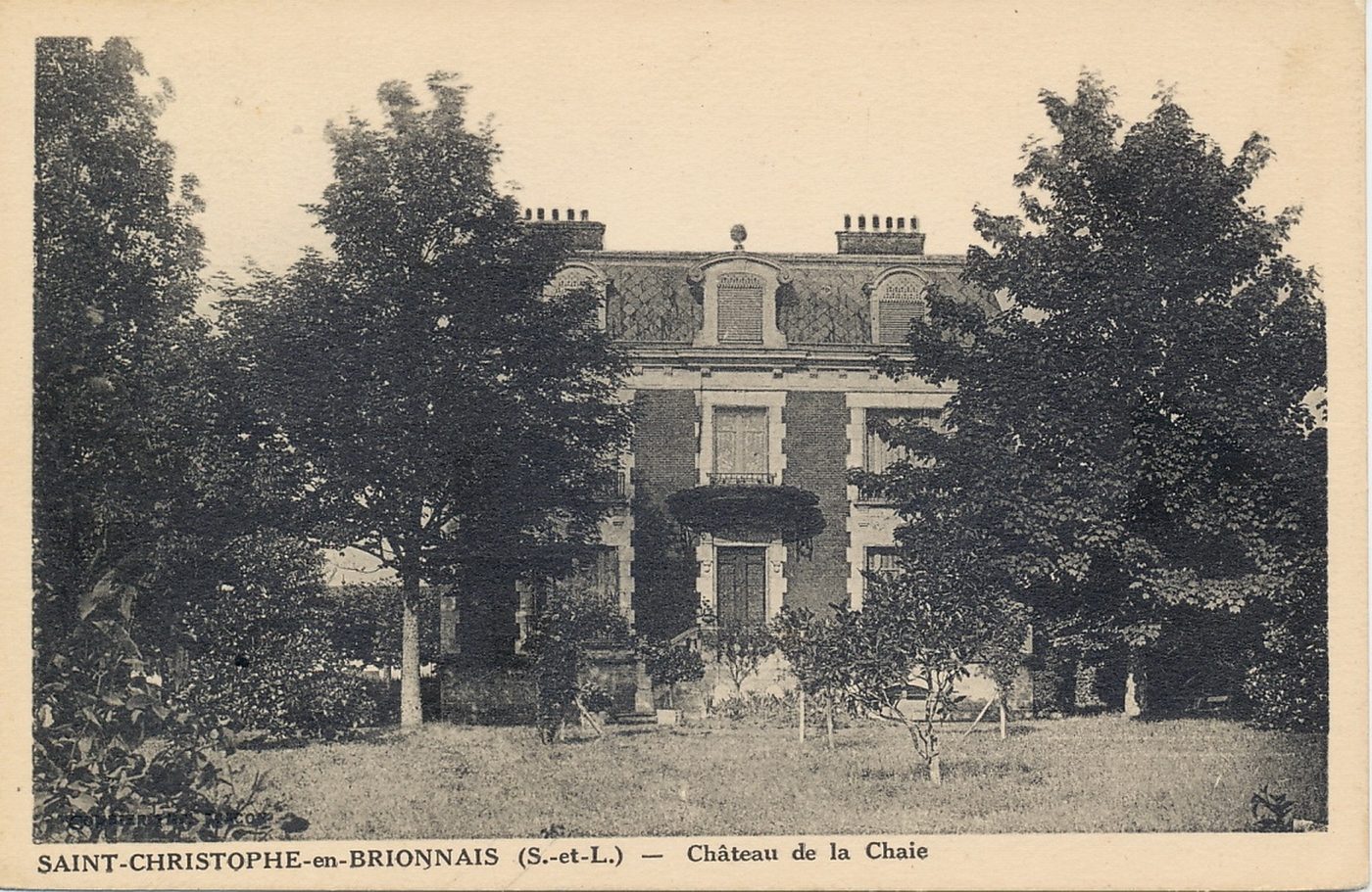 Saint-Christophe-en-Brionnais. Château de la Chaie.