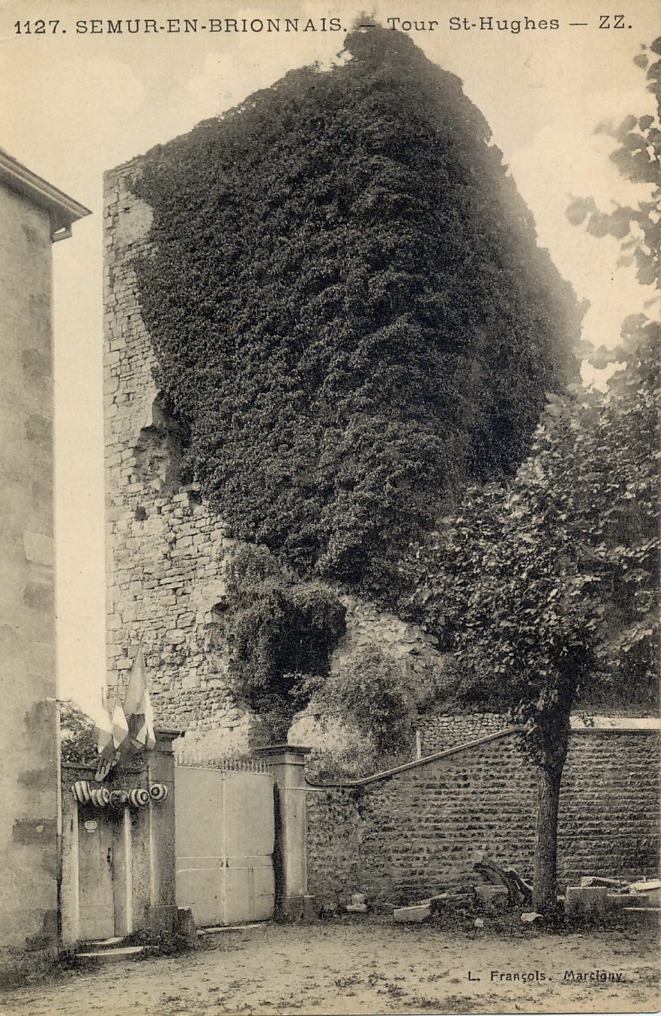 Semur-en-Brionnais. Tour Saint-Hugues.