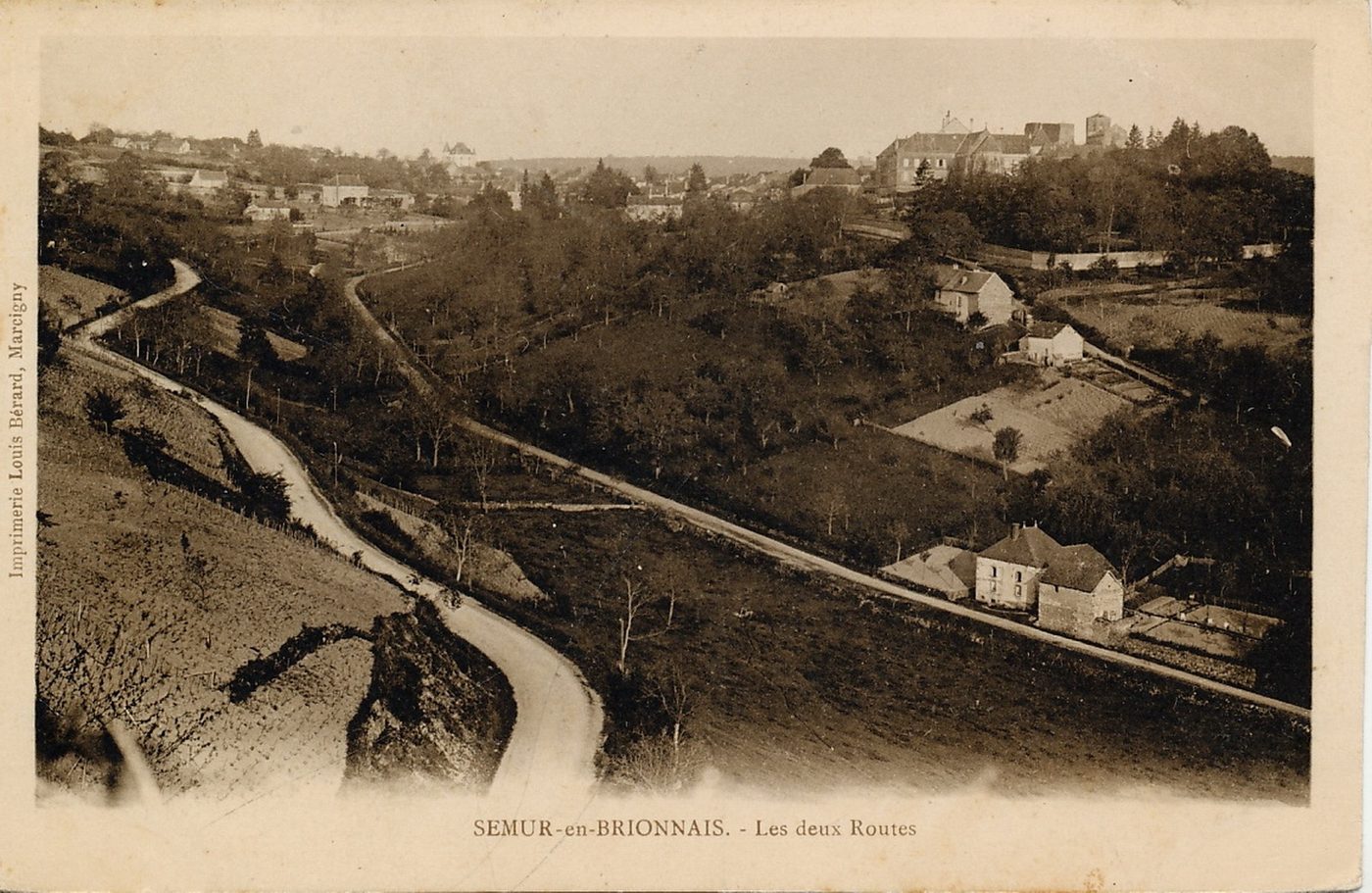 Semur-en-Brionnais. Les deux routes.