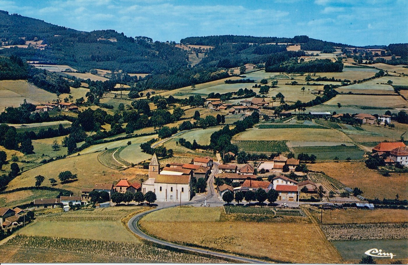 Anglure-sous-Dun. Vue générale aérienne.