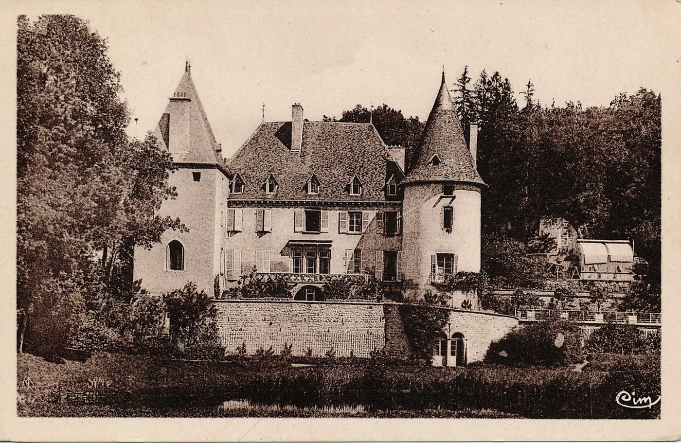 Châteauneuf. Le château.