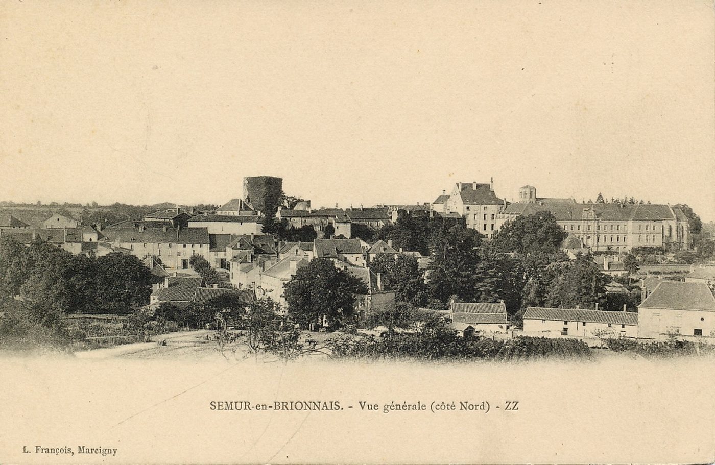 Semur-en-Brionnais. Vue générale (côte nord).