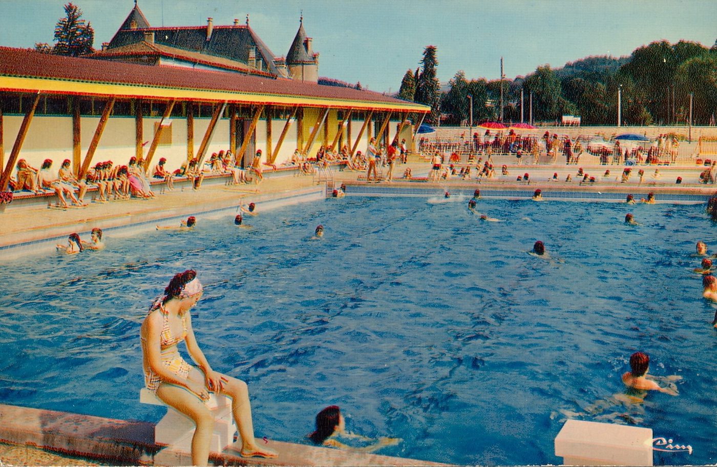 Chauffailles. La piscine.
