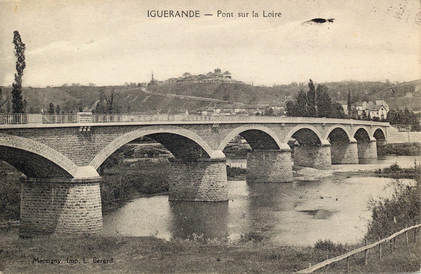 Iguerande. Pont sur la Loire.