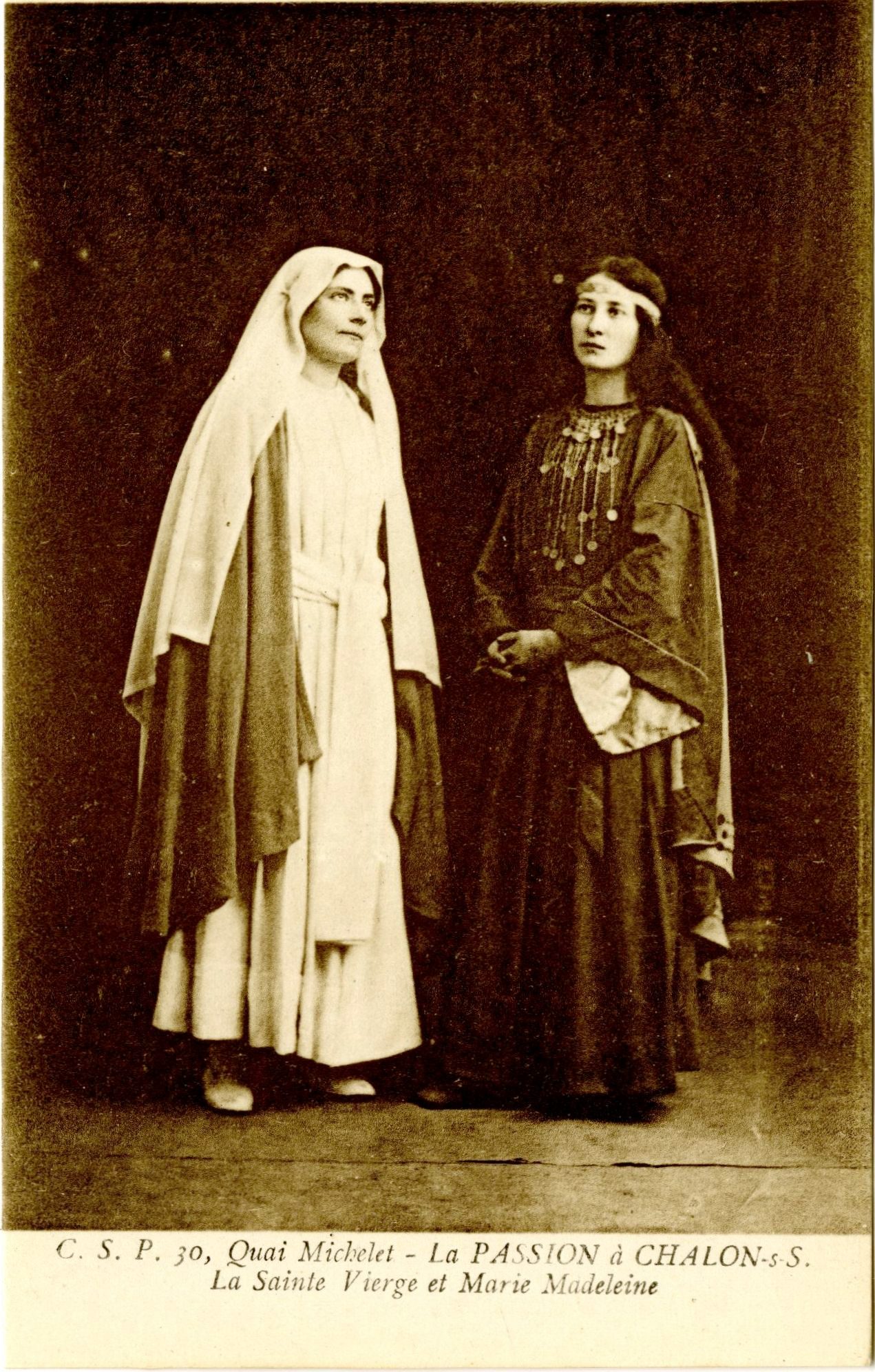 CSP, 30 quai Michelet, Chalon-sur-Saône. La Passion, la sainte Vierge et Marie Madeleine.