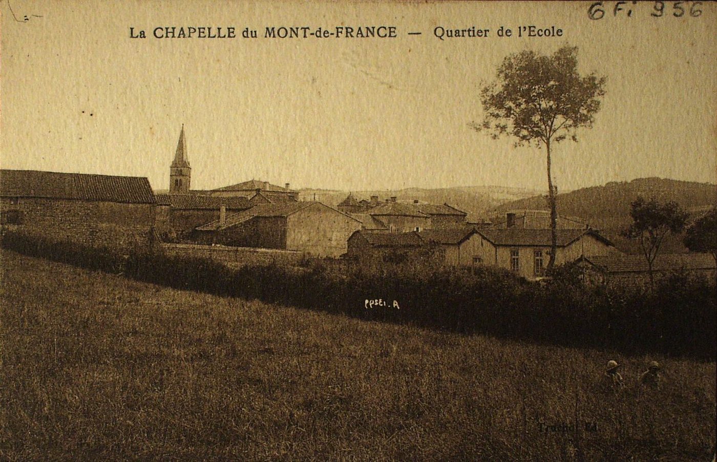 La Chapelle-du-Mont-de-France. Quartier de l'école.