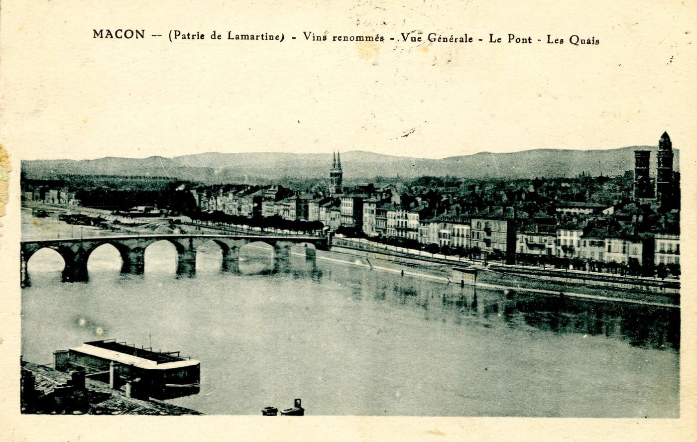 Mâcon (patrie de Lamartine). Vins renommés. Vue générale. Le pont. Les quais.