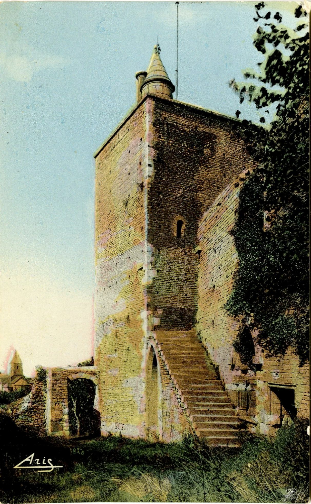 Brancion. Tour du château (Xe et XIVe s.)