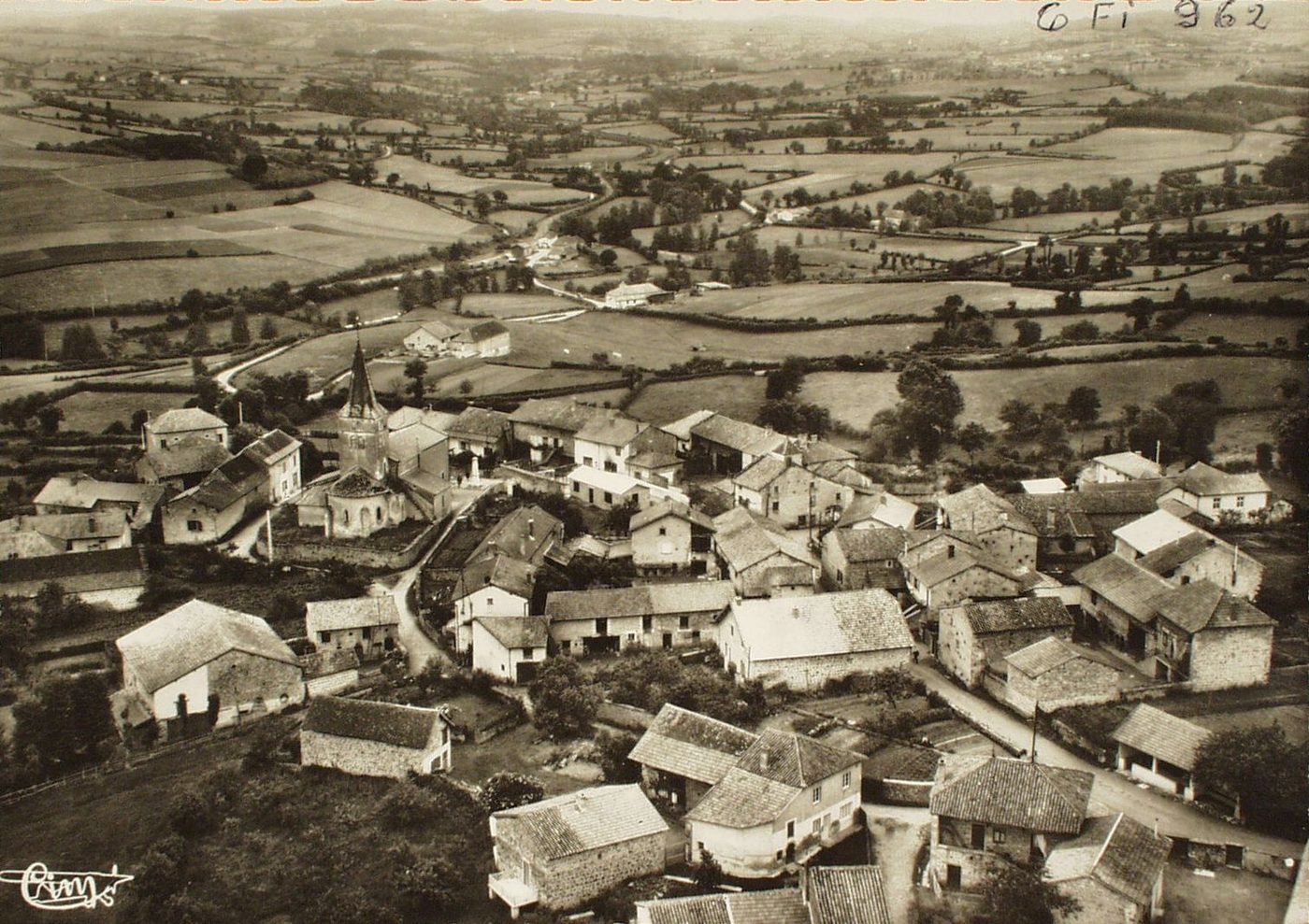 La Chapelle-du-Mont-de-France. Vue générale aérienne.