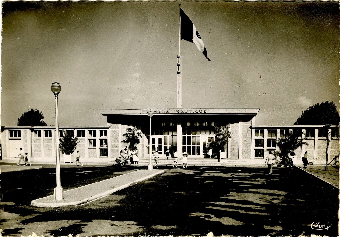 Mâcon. Centre nautique.