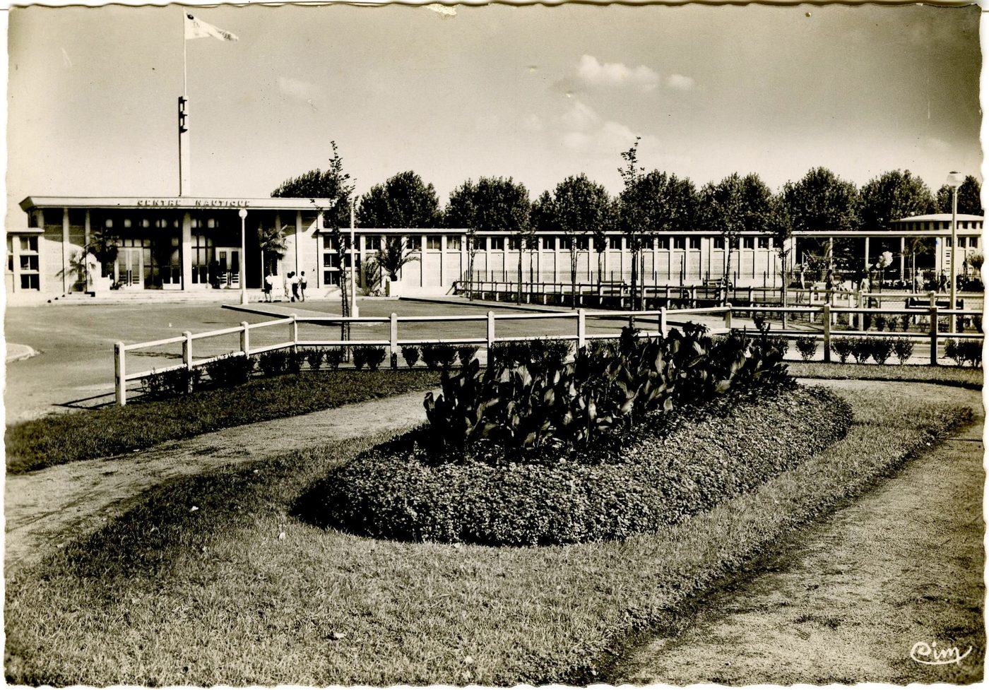 Mâcon. Centre nautique.