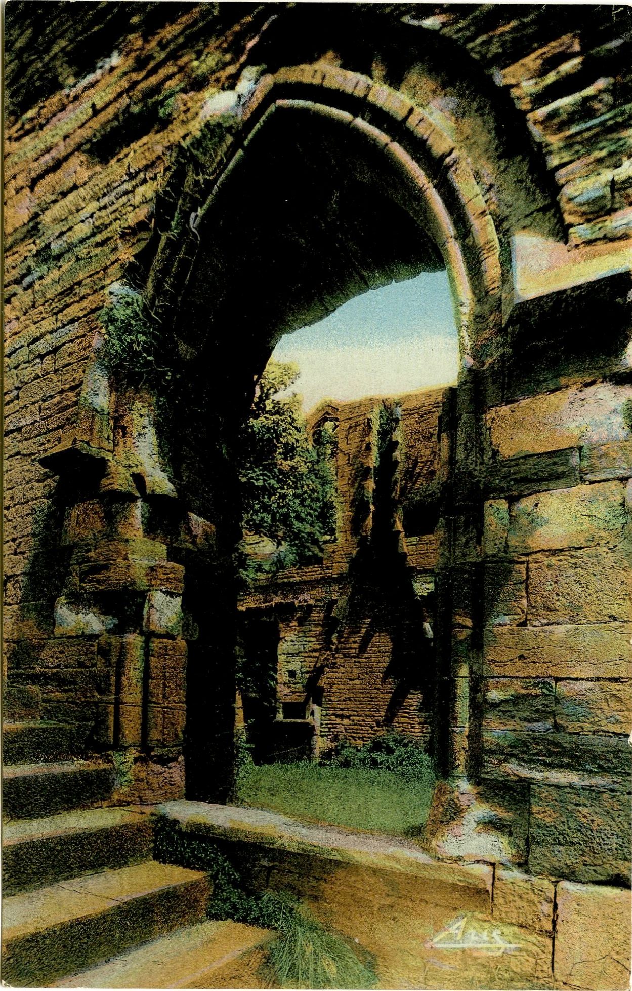 Brancion. Vestiges, ruines célèbres du château (Xe et XIVe s.)