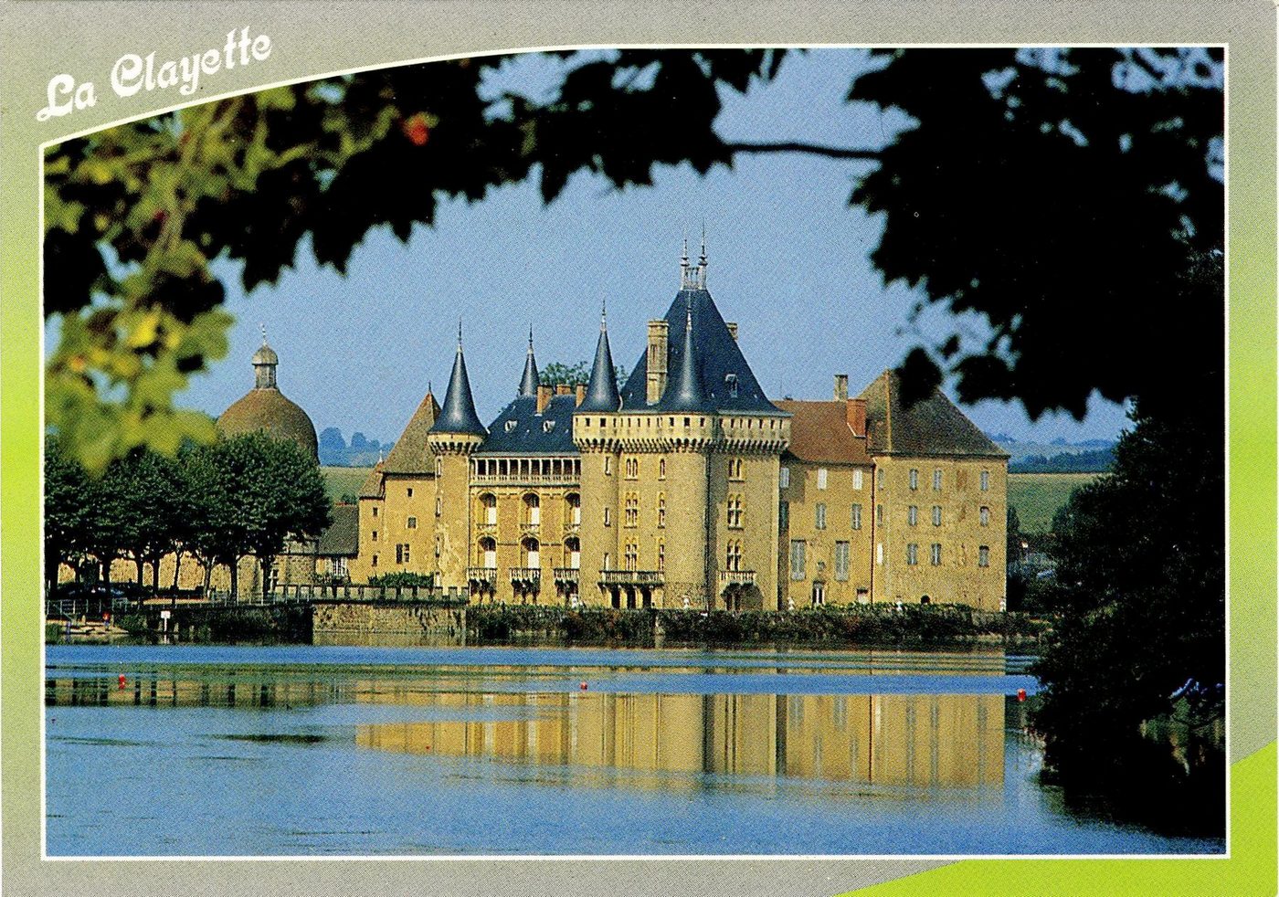 La Clayette, Bourgogne.- Le château édifié par Philibert de l'Espinasse vers 1380 et agrandi au XVIIIe, dernières modifications au XIXe.