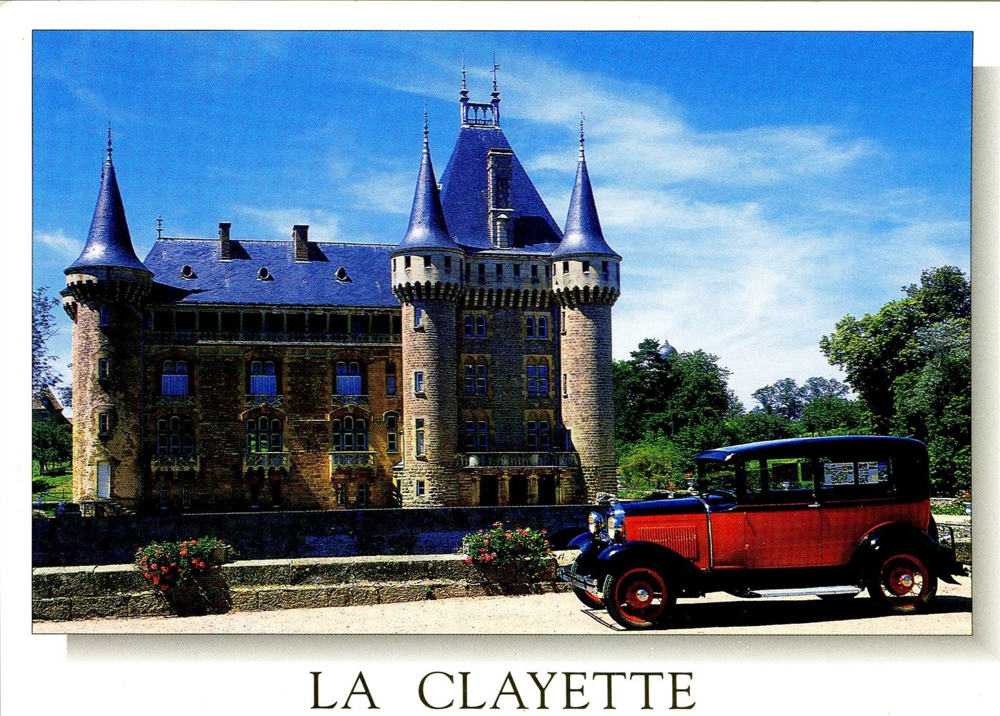 La Clayette, Bourgogne.- Le château édifié par Philibert de l'Espinasse vers 1380 et agrandi au XVIIIe s. Dernières modifications au XIXe s.