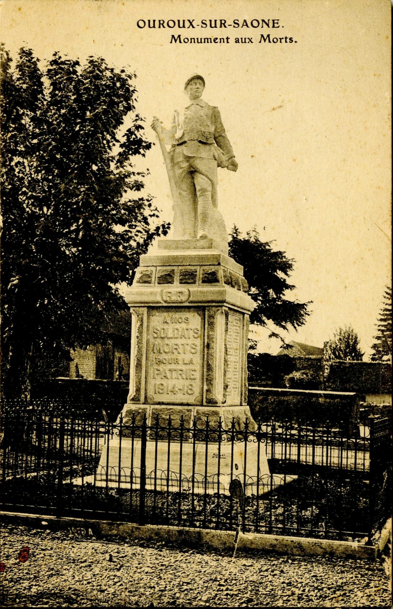 Ouroux-sur-Saône. Monument aux morts.