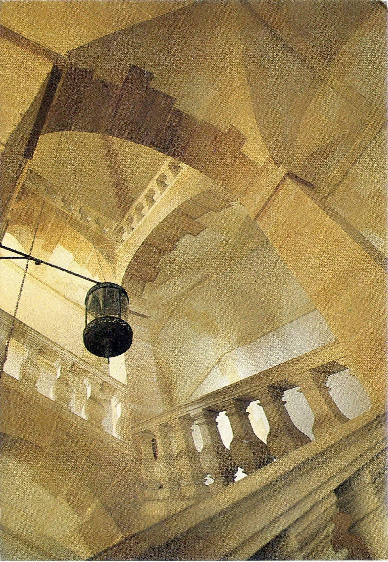 Château de Cormatin. Bourgogne du Sud. 71460.- Escalier de pierre Henri IV, un des plus anciens (1605-1608), et un des plus hauts (25 m) du type à cage vide.