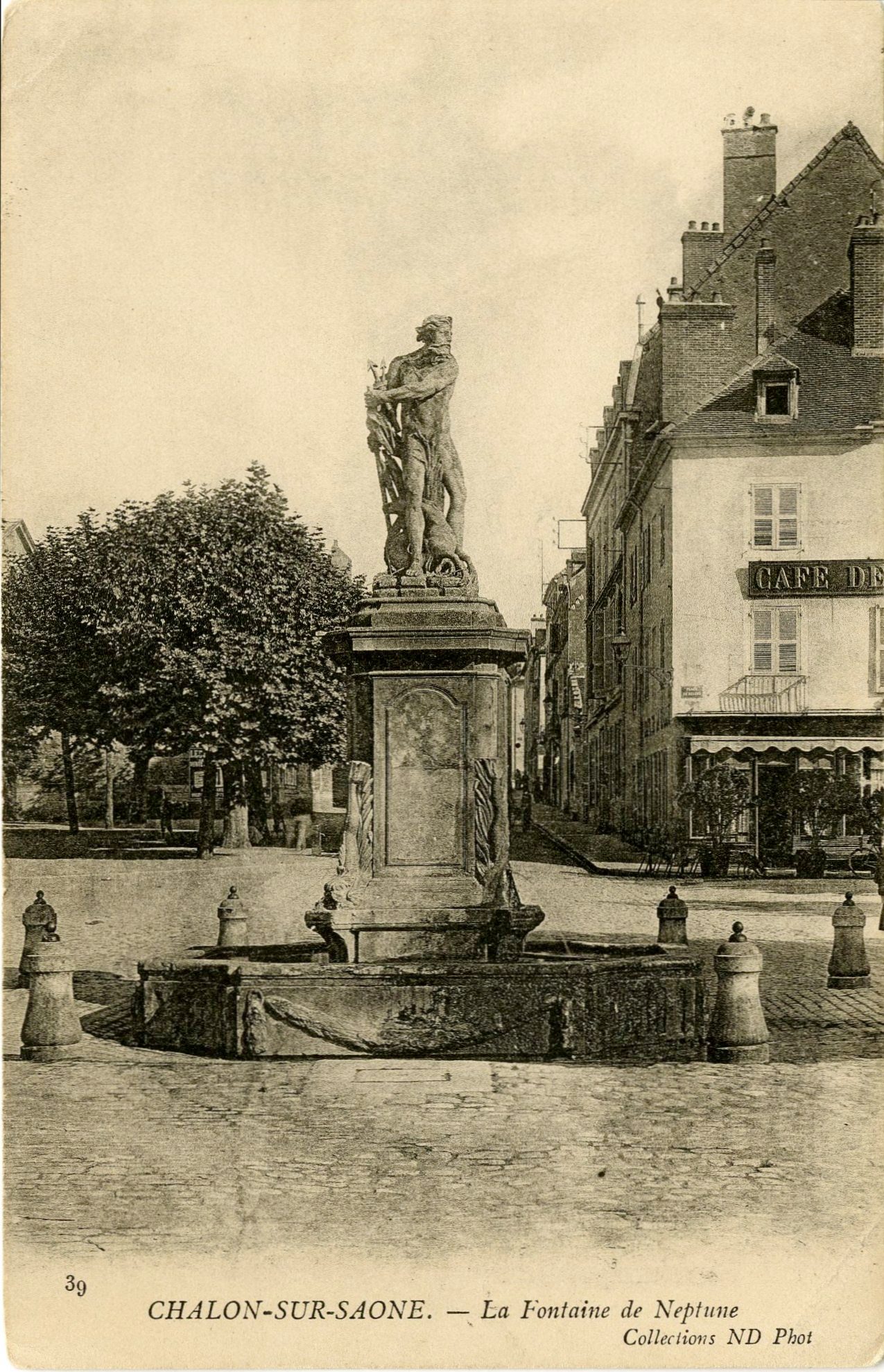 Chalon-sur-Saône. La fontaine de Neptune.