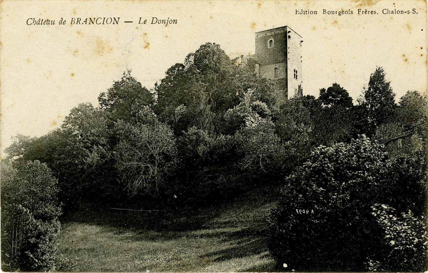 Château de Brancion. Le donjon.