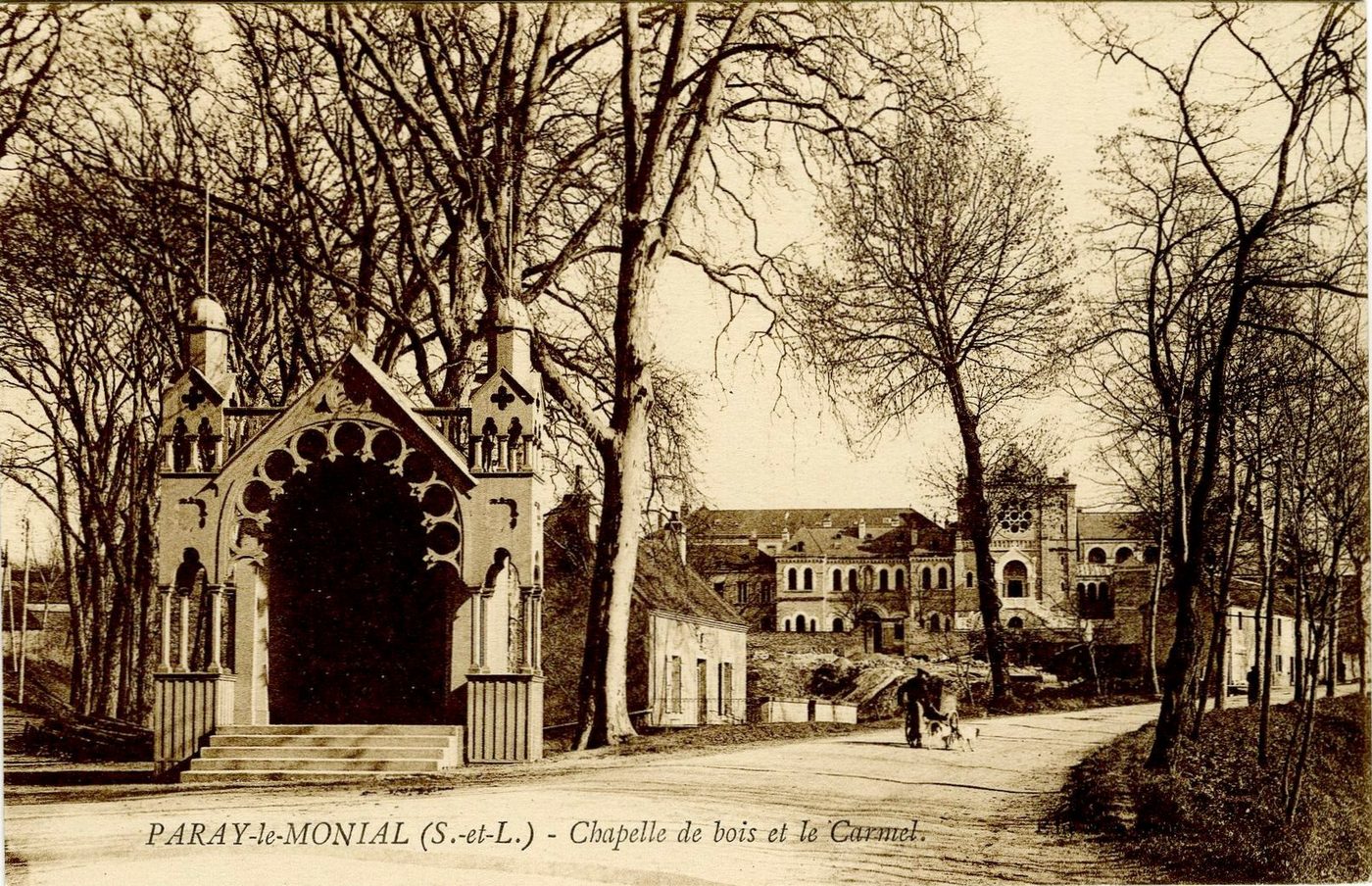Paray-le-Monial. Chapelle de bois et le Carmel.
