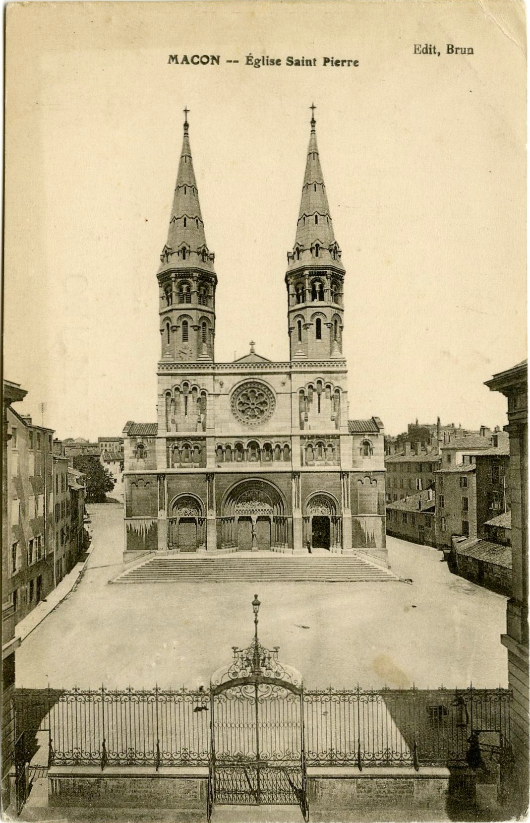 Mâcon. Eglise Saint-Pierre.