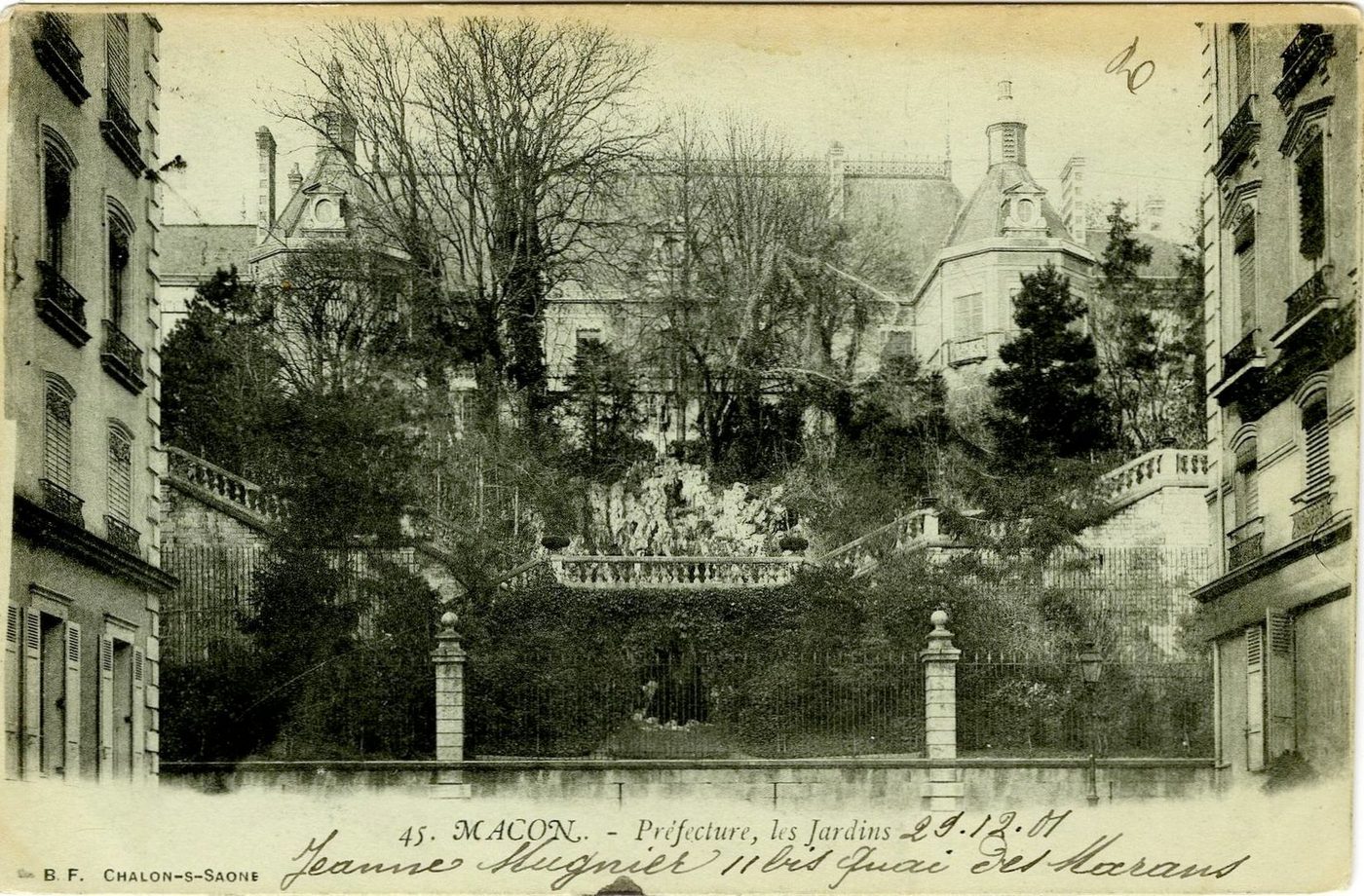 Mâcon. Préfecture, les jardins.