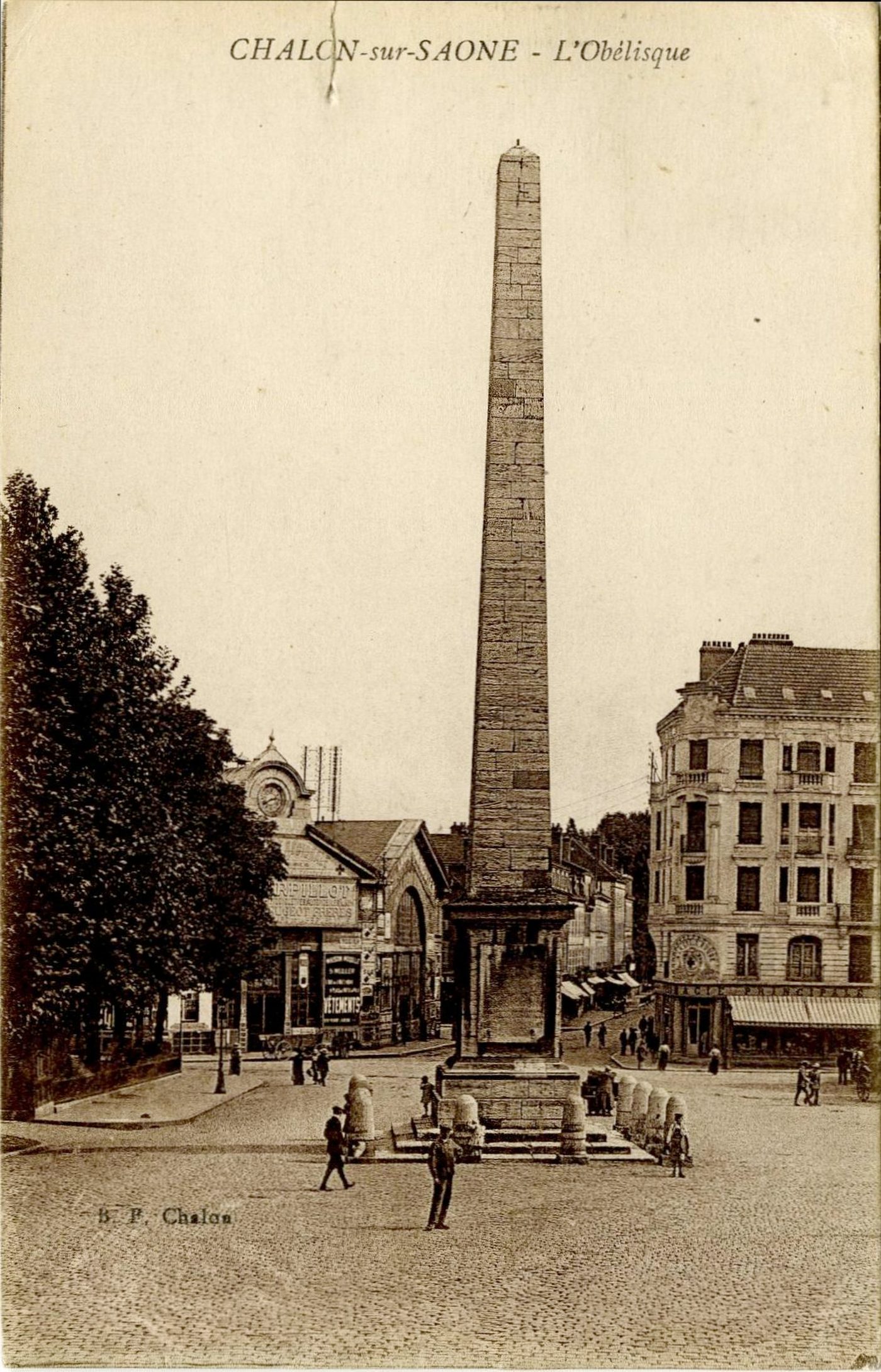 Chalon-sur-Saône. L'obélisque.