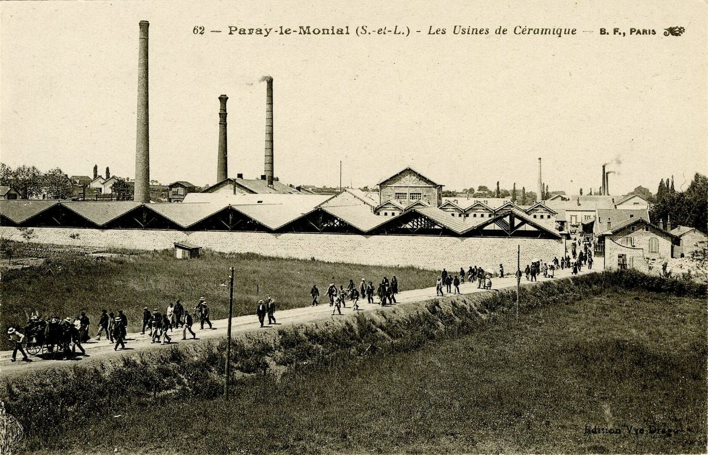 Paray-le-Monial. Les usines de céramique.