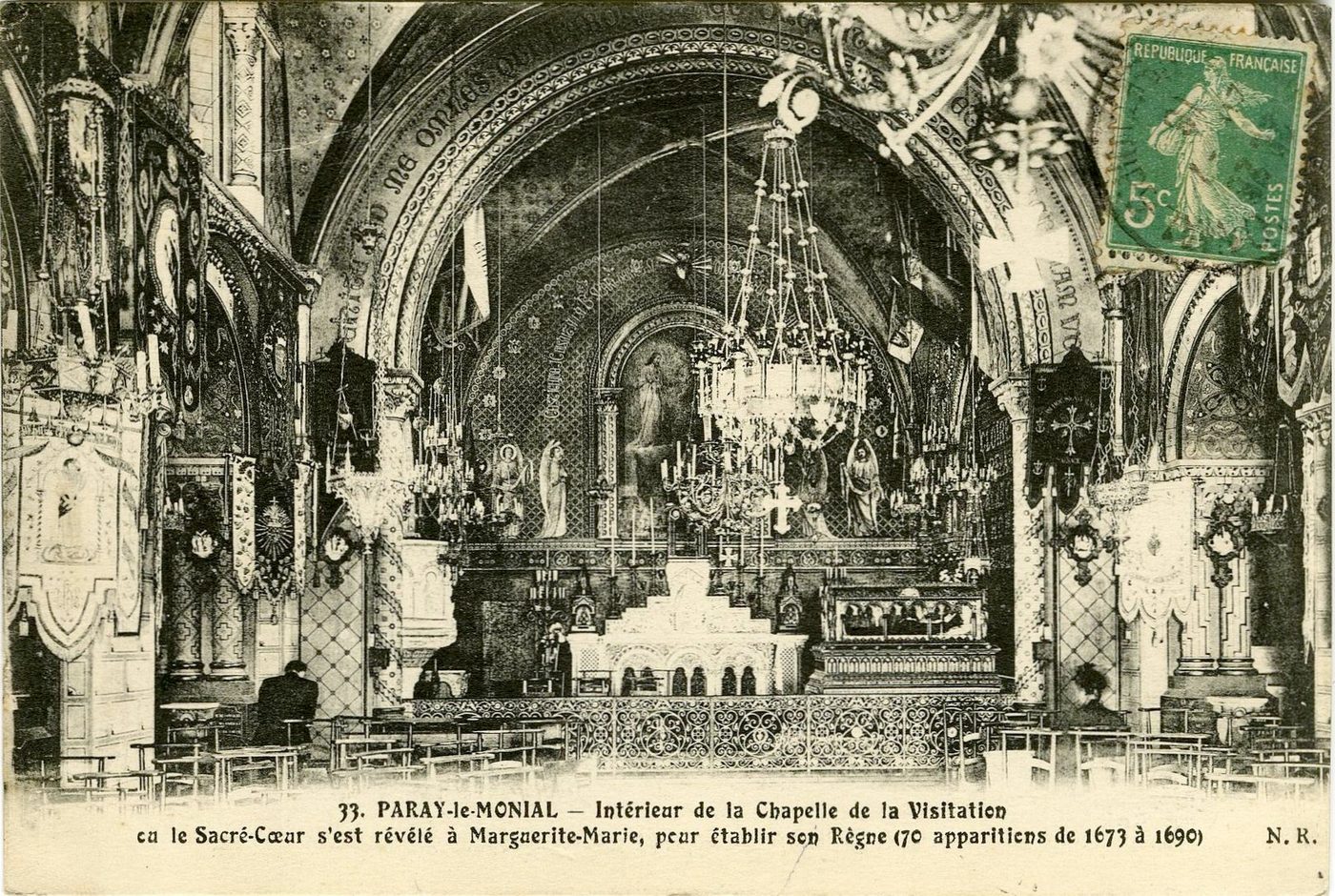 Paray-le-Monial.- Intérieur de la chapelle de la visitation ou le sacré-coeur s'est révélé à Marguerite-Marie, pour établir son règne (70 apparitions de 1673 à 1690).