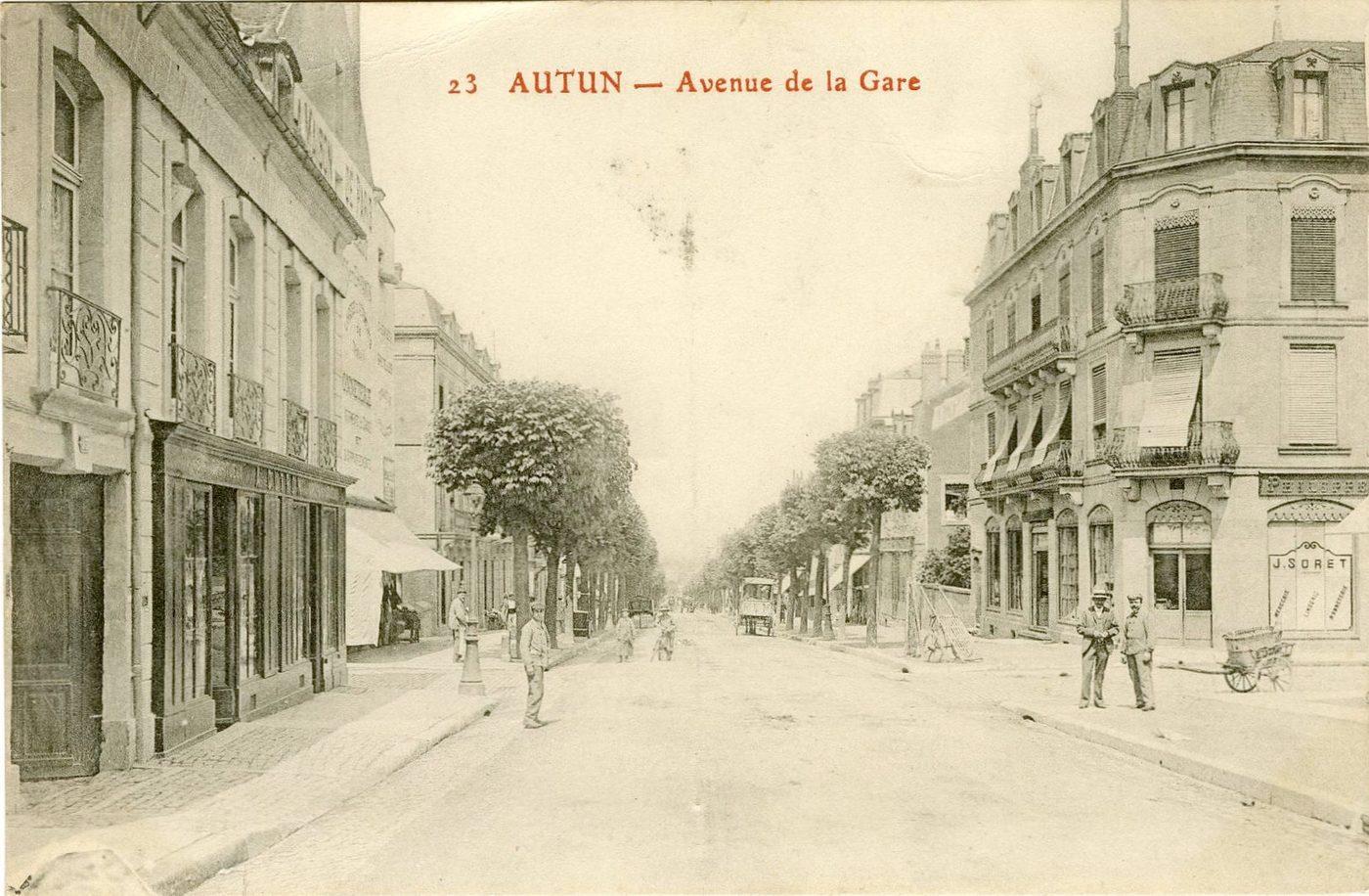 Autun. Avenue de la gare.