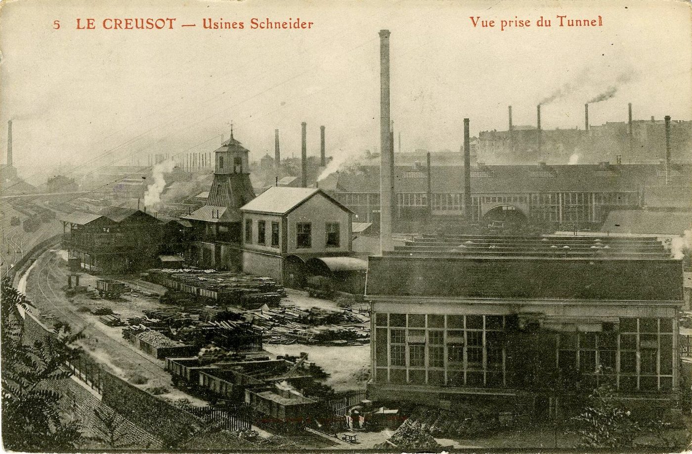 Le Creusot.- Usines Schneider. Vue prise du tunnel.