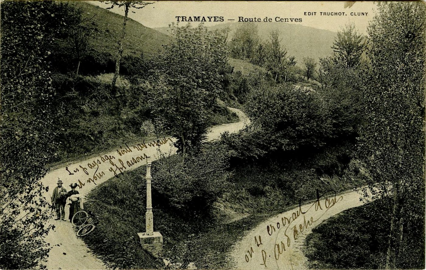 Tramayes. Route de Cenves.