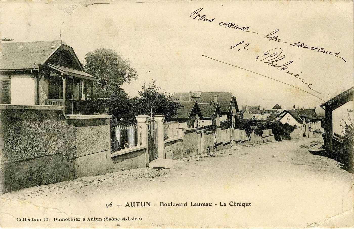Autun. Boulevard Laureau. La clinique.