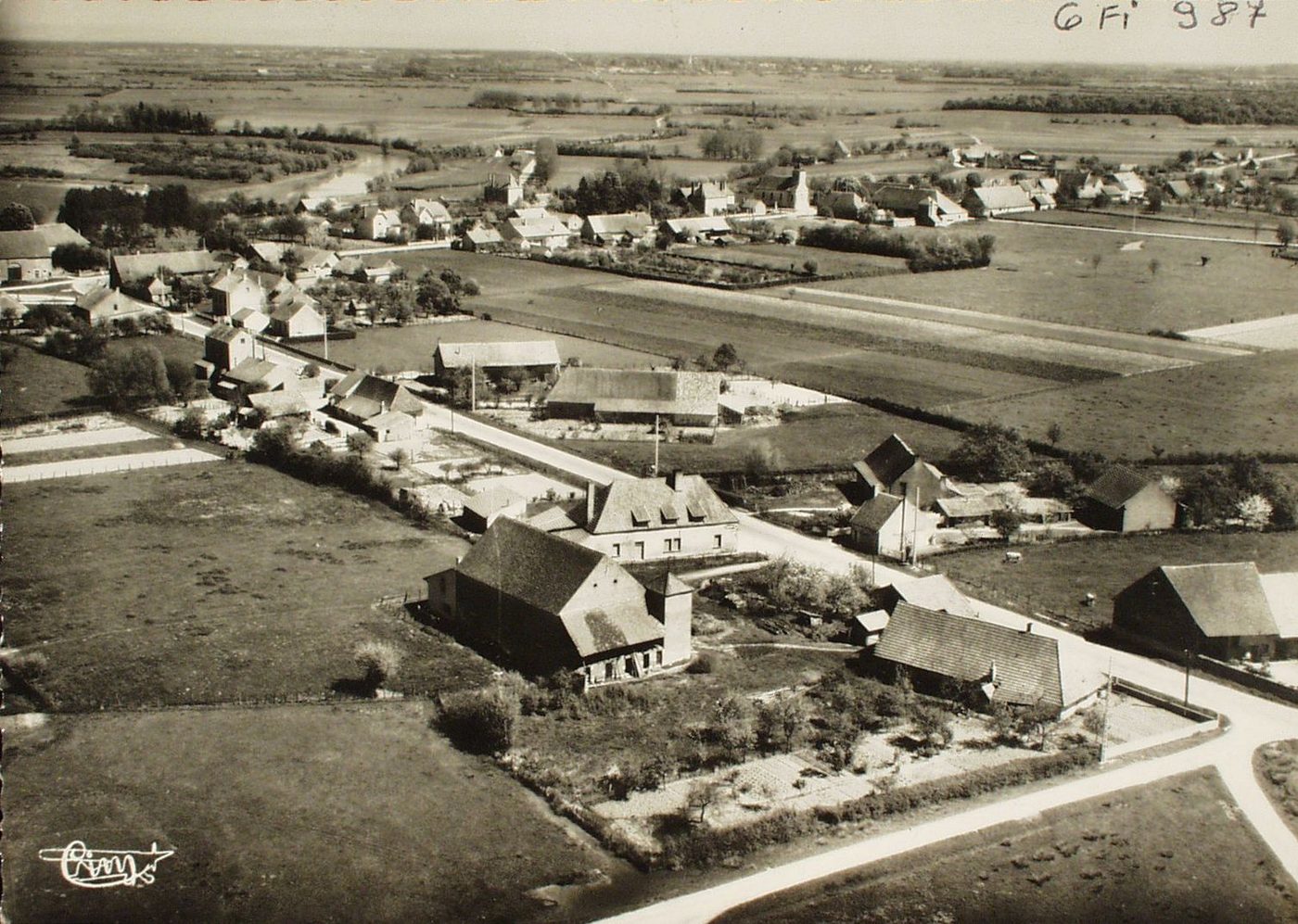 Charette. Vue générale aérienne.